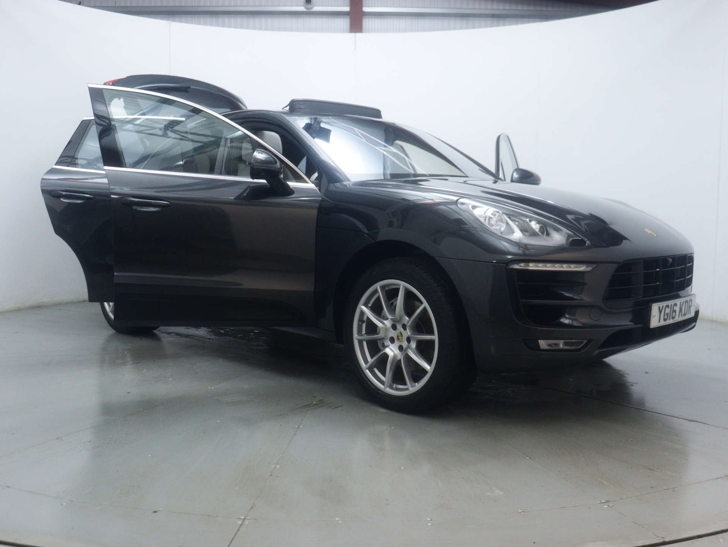 Used Porsche Macan 2016 for sale - 77523199: Photo 64