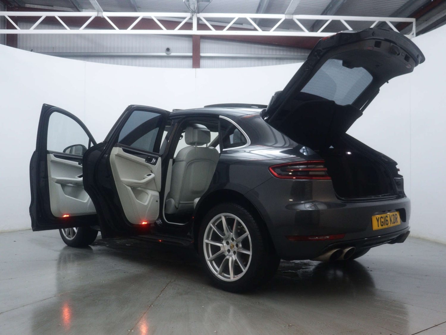 Used Porsche Macan 2016 for sale - 77523199: Photo 68