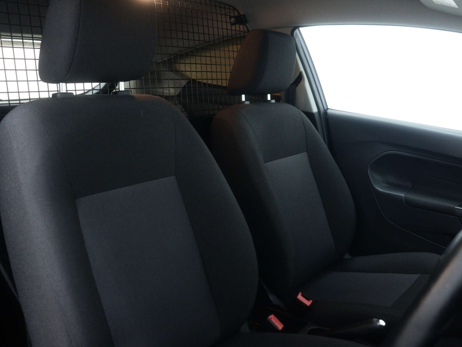 Used Ford Fiesta 2016 for sale - 76894427: Photo 34