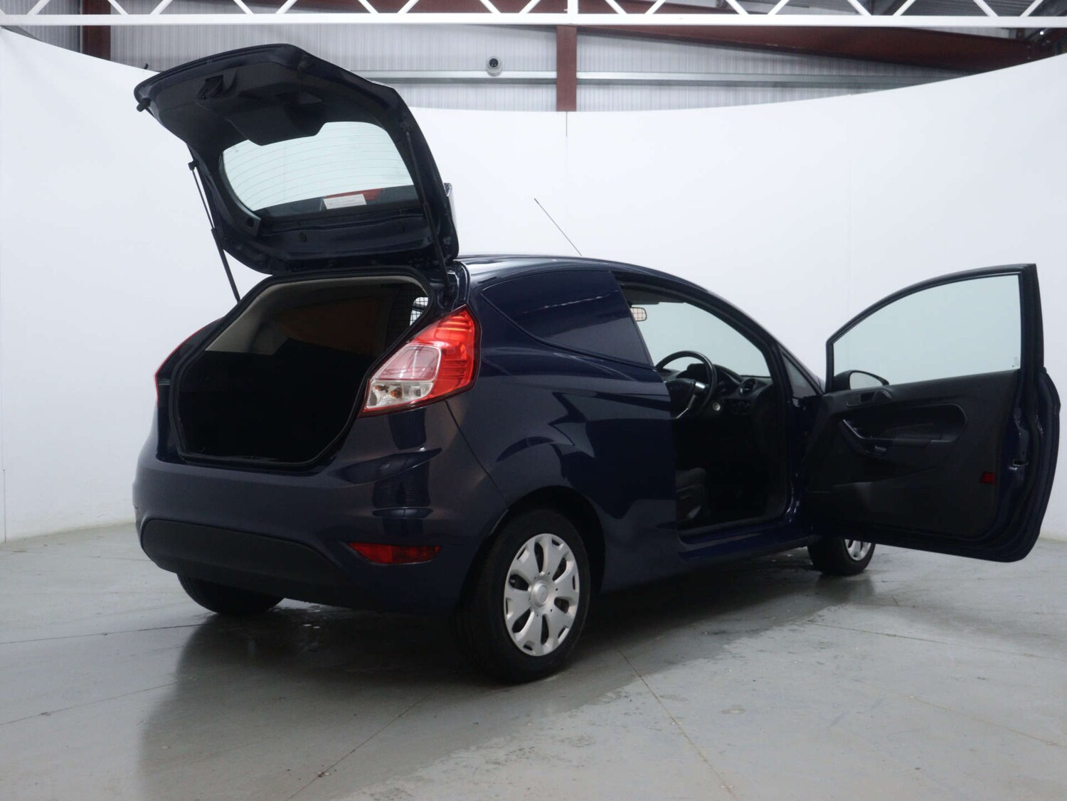 Used Ford Fiesta 2016 for sale - 76894427: Photo 47