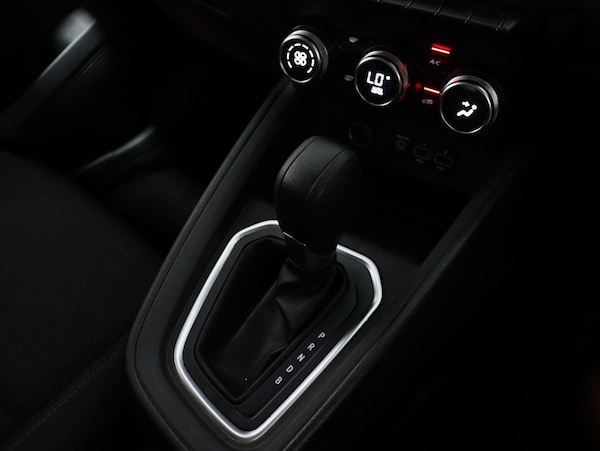 Used Renault Clio 2023 for sale - 75391527: Photo 31