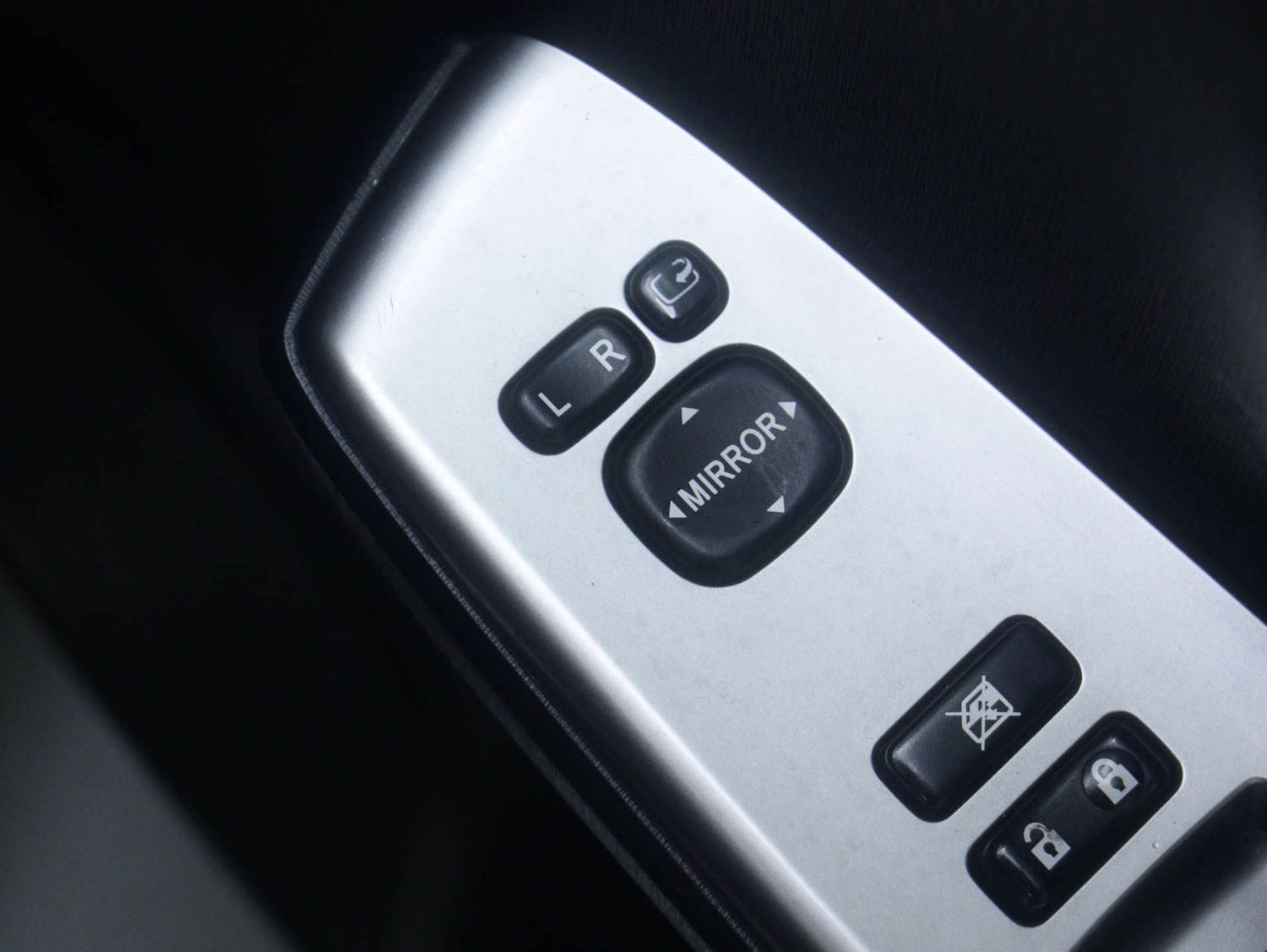 Used Toyota Prius+ 2020 for sale - 77353611: Photo 28