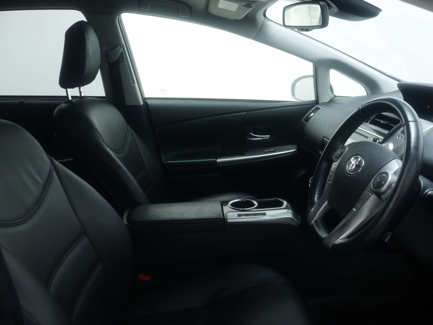 Used Toyota Prius+ 2020 for sale - 77353611: Photo 31