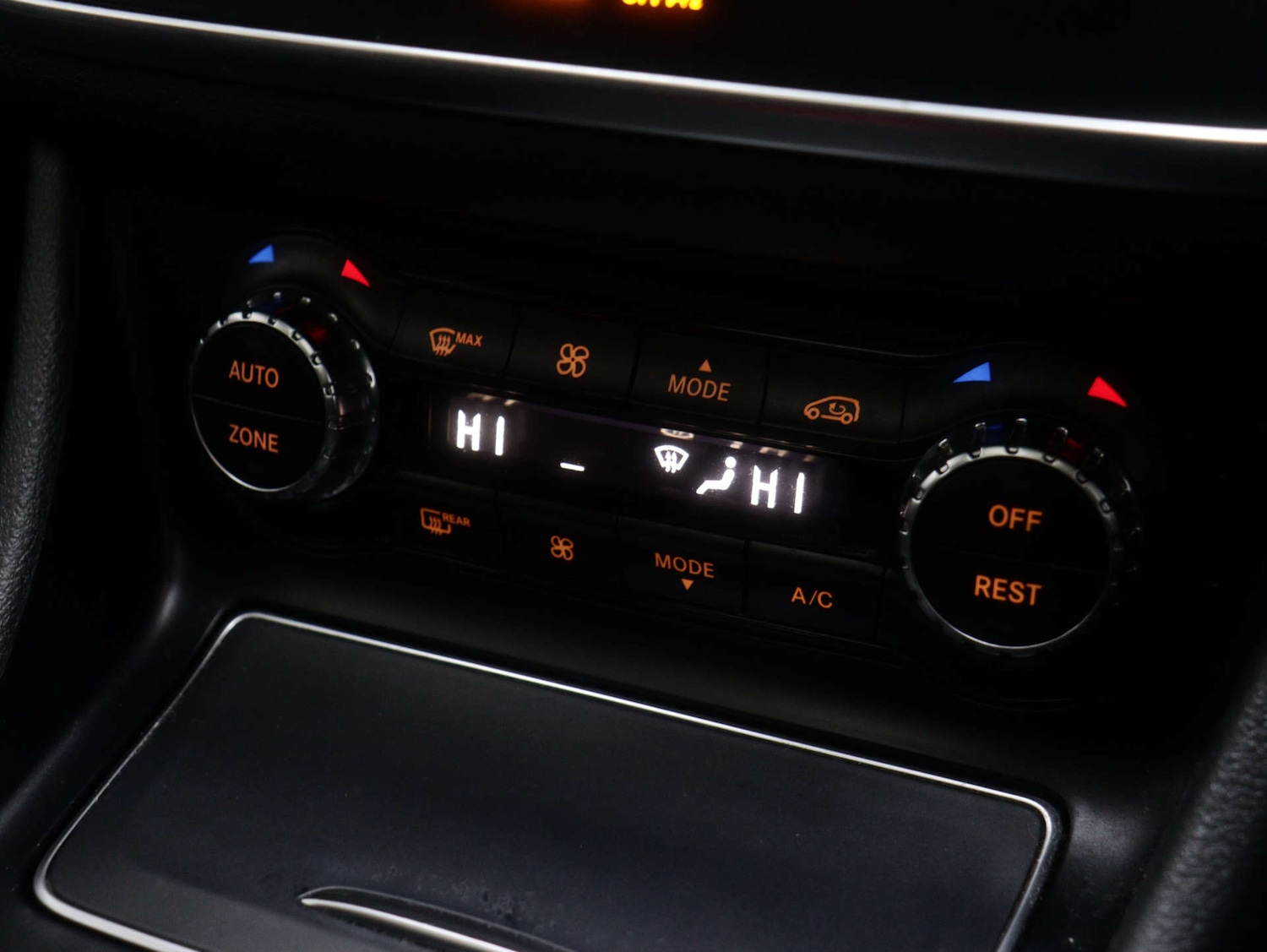 Used Mercedes-Benz GLA 2020 for sale - 76640029: Photo 28