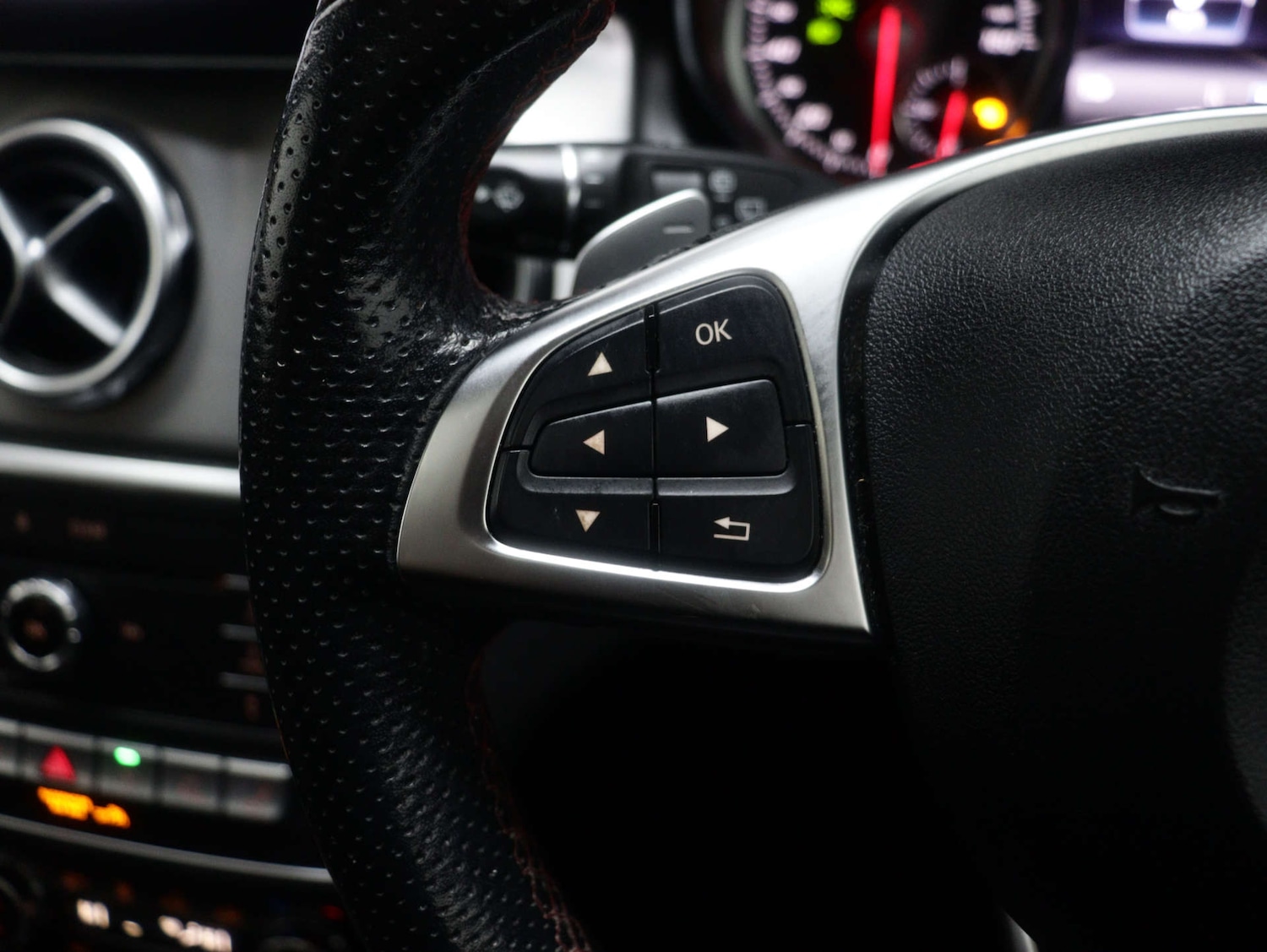 Used Mercedes-Benz GLA 2020 for sale - 76640029: Photo 31