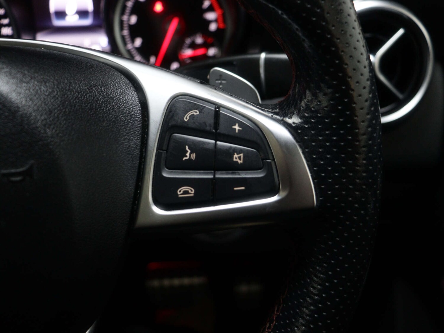 Used Mercedes-Benz GLA 2020 for sale - 76640029: Photo 32