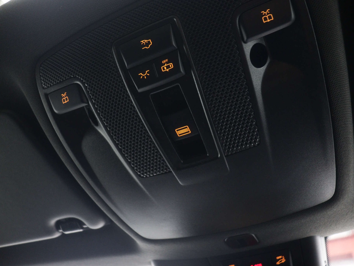 Used Mercedes-Benz GLA 2020 for sale - 76640029: Photo 35