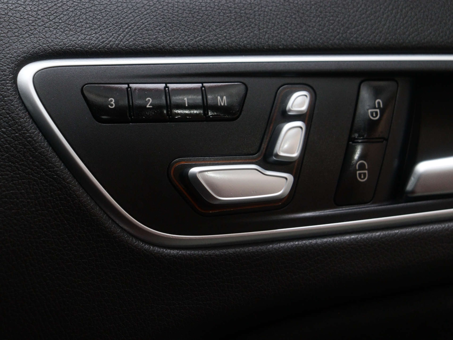 Used Mercedes-Benz GLA 2020 for sale - 76640029: Photo 38