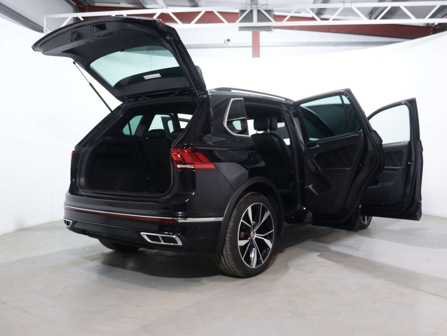 Used Volkswagen Tiguan 2020 for sale - 75760917: Photo 59