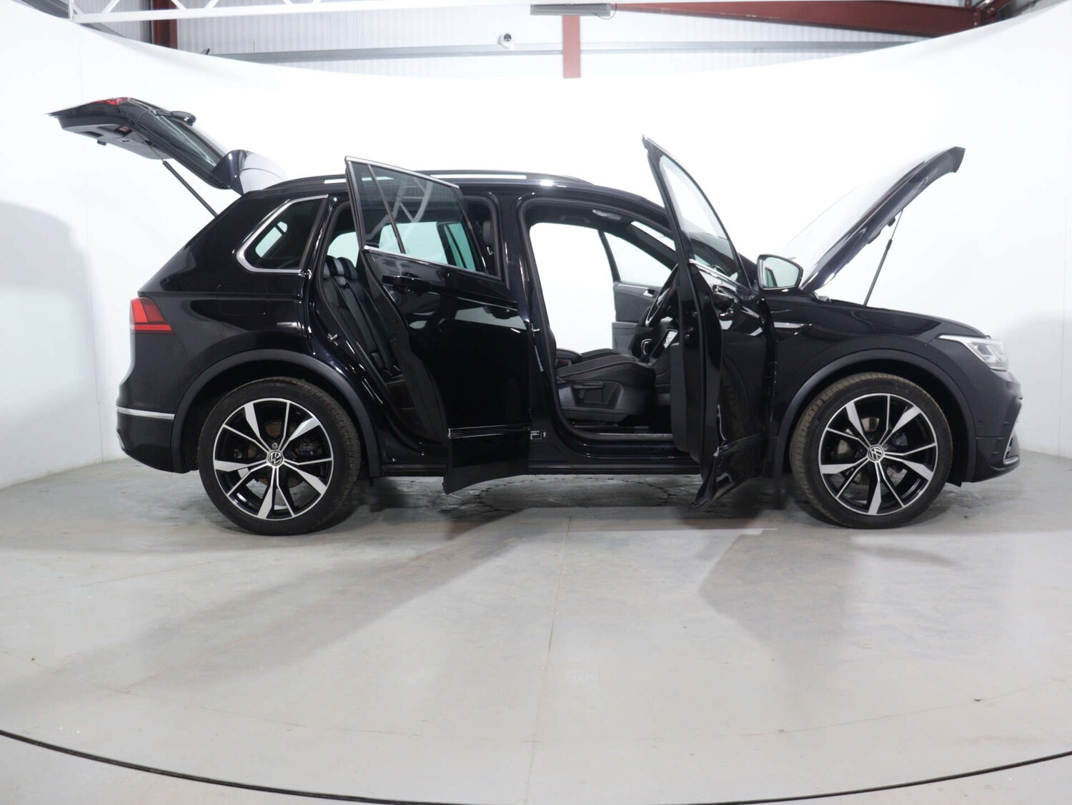 Used Volkswagen Tiguan 2020 for sale - 75760917: Photo 60
