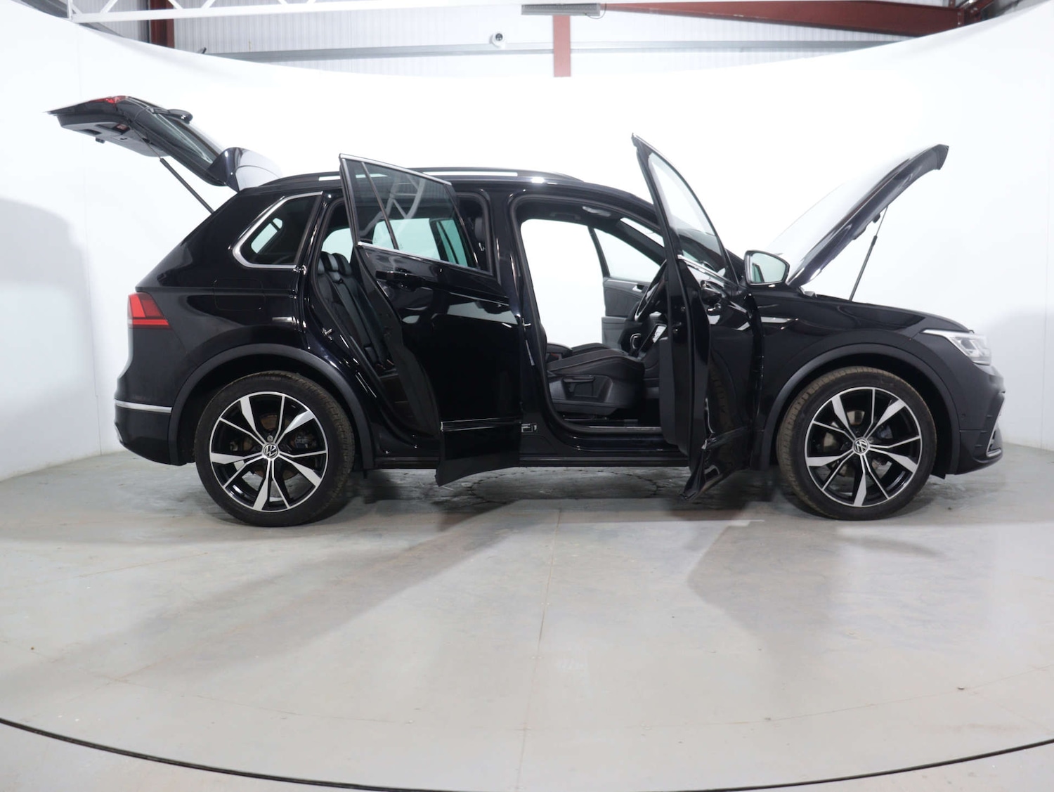 Used Volkswagen Tiguan 2020 for sale - 75760917: Photo 61