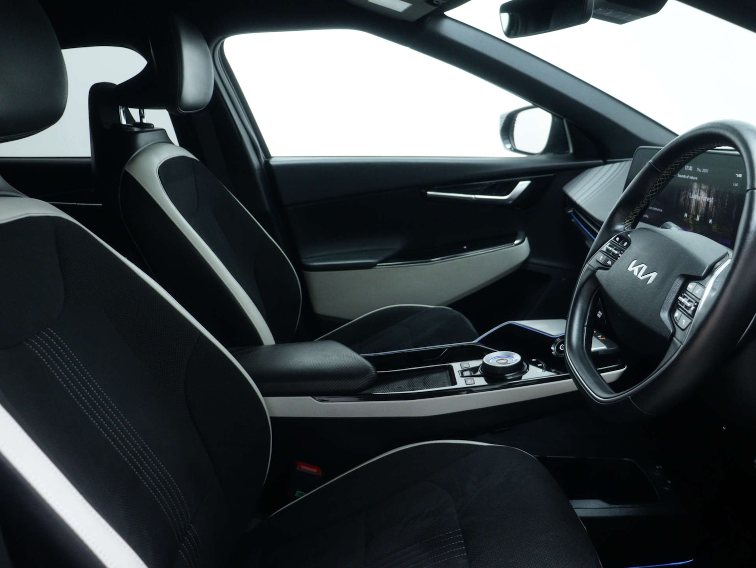 Used Kia EV6 2023 for sale - 76576489: Photo 46