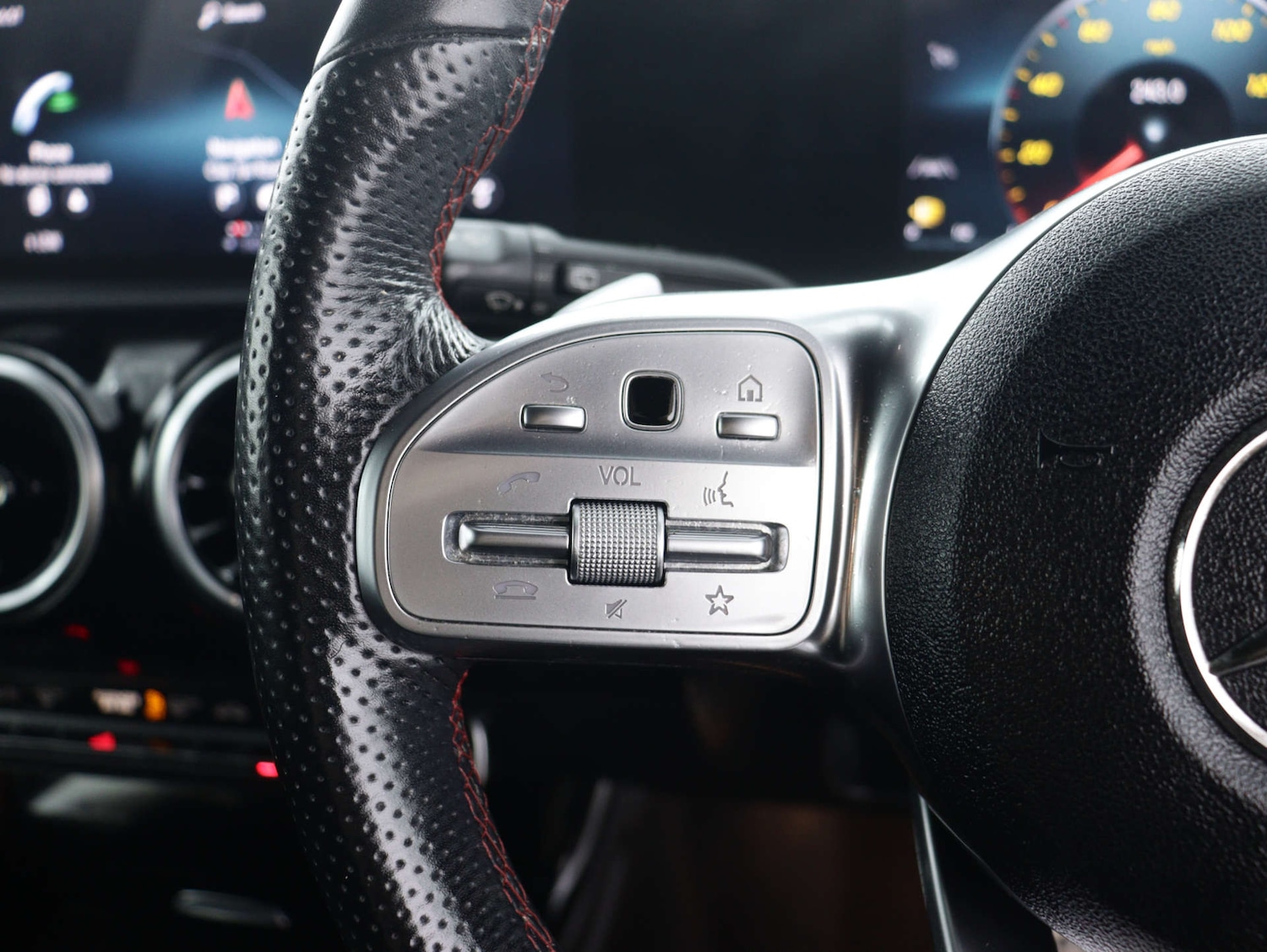 Used Mercedes-Benz A-Class 2020 for sale - 75704229: Photo 32