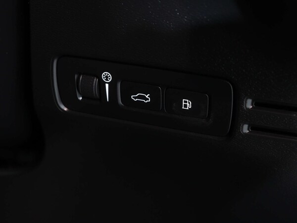 Used Volvo XC40 2021 for sale - 74840990: Photo 37