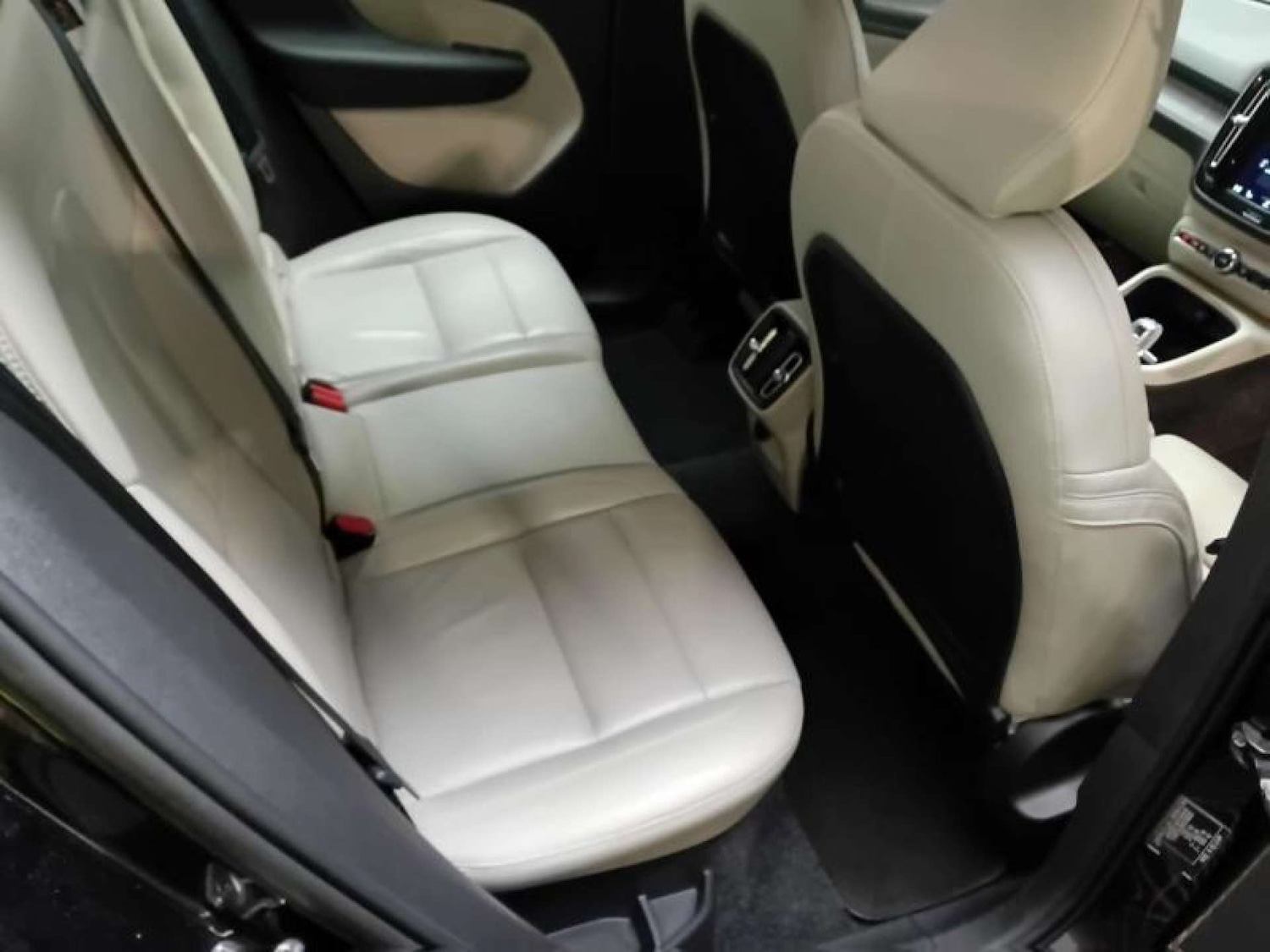 Used Volvo XC40 2021 for sale - 77195836: Photo 8