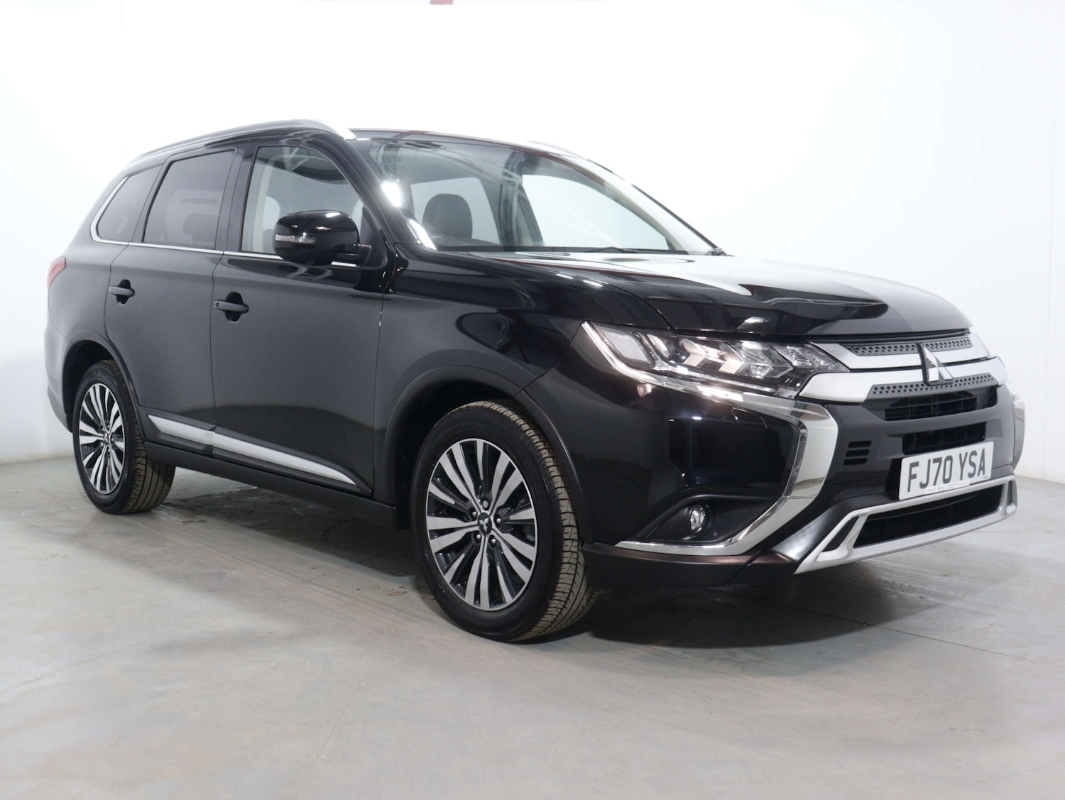 Used Mitsubishi Outlander 2020 for sale - 76206180: Photo 1