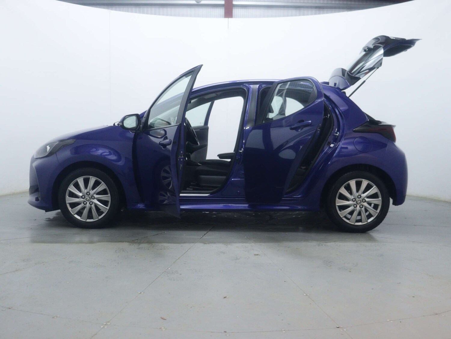 Used Toyota Yaris 2022 for sale - 77531832: Photo 52
