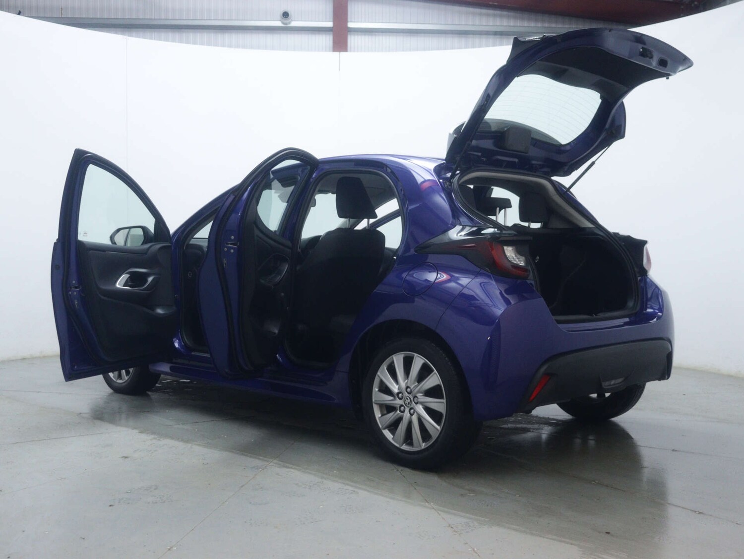 Used Toyota Yaris 2022 for sale - 77531832: Photo 53