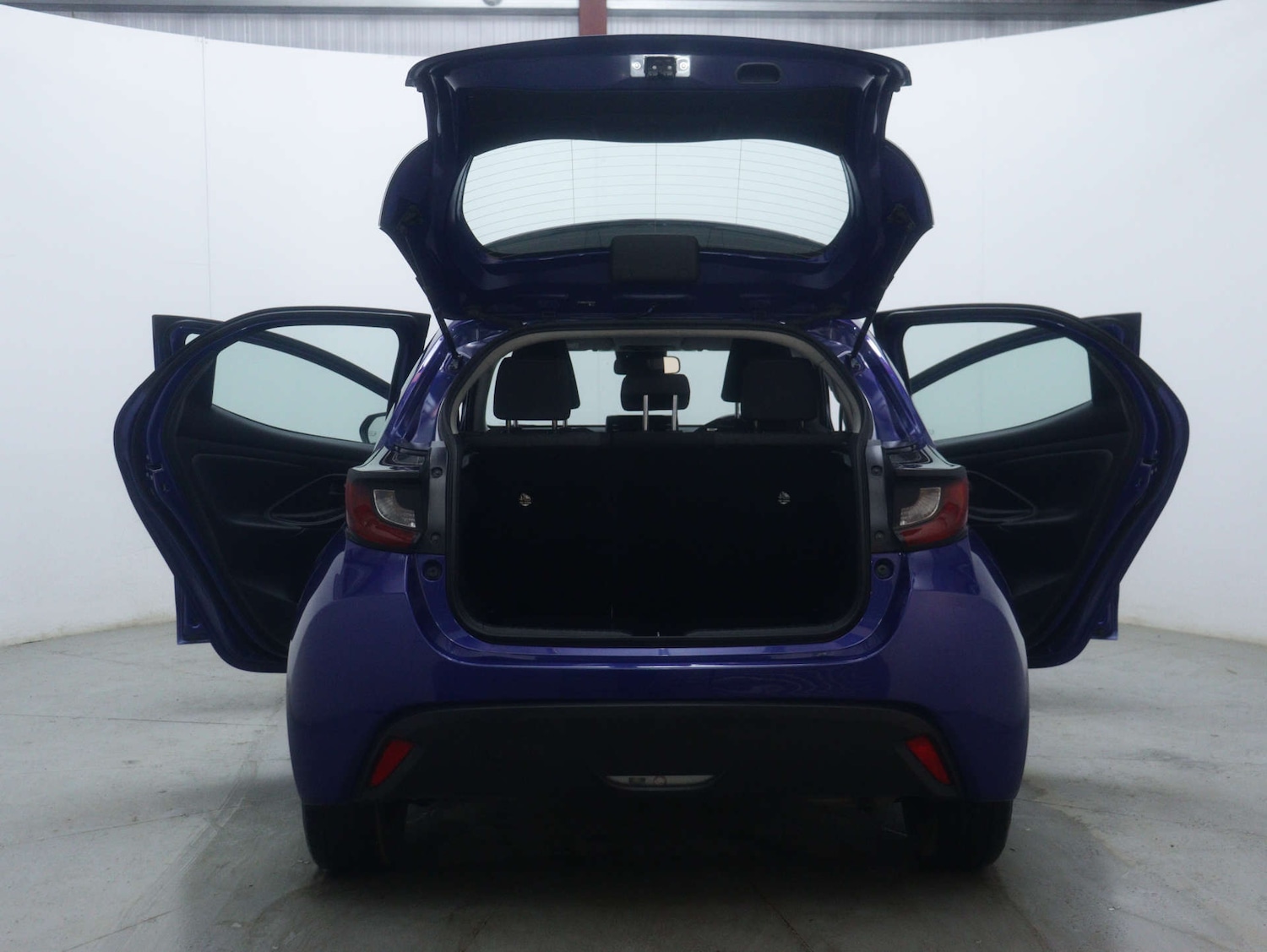 Used Toyota Yaris 2022 for sale - 77531832: Photo 54