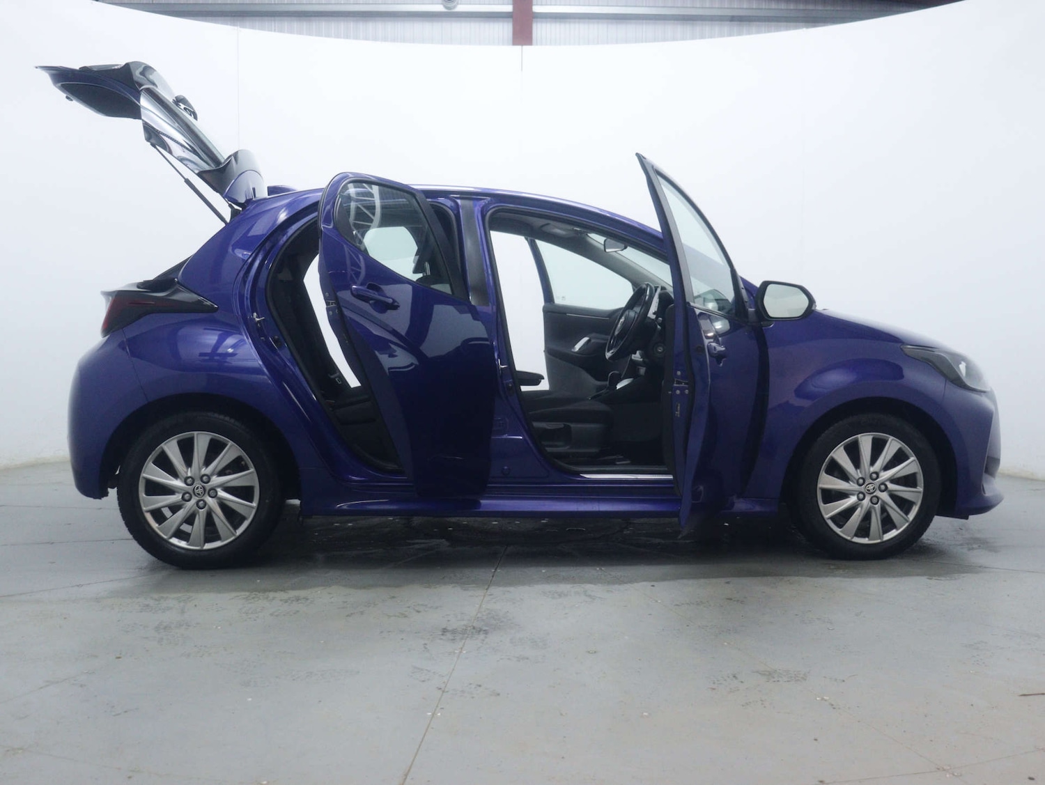 Used Toyota Yaris 2022 for sale - 77531832: Photo 56