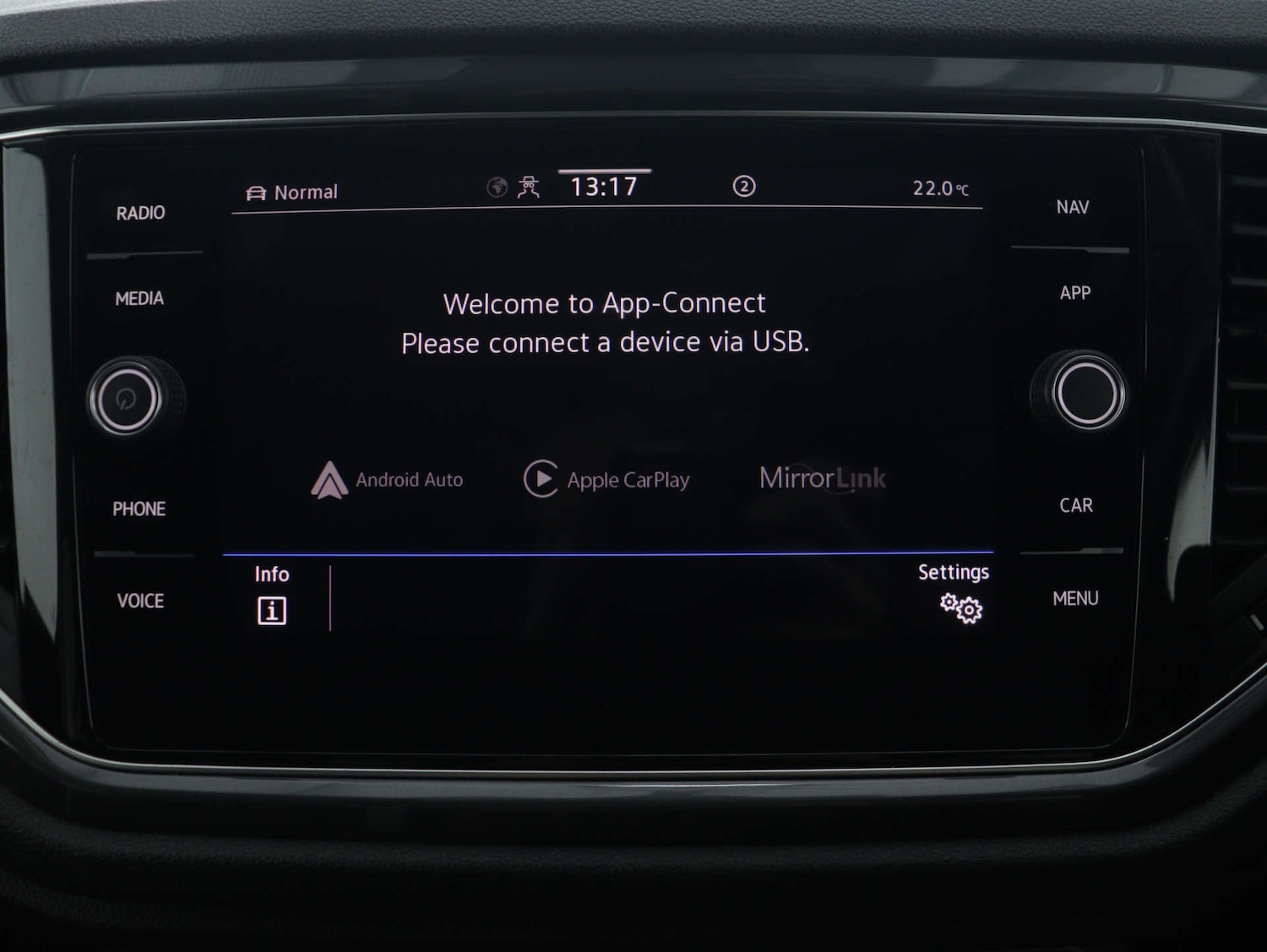 Used Volkswagen T-Roc 2021 for sale - 77678653: Photo 24