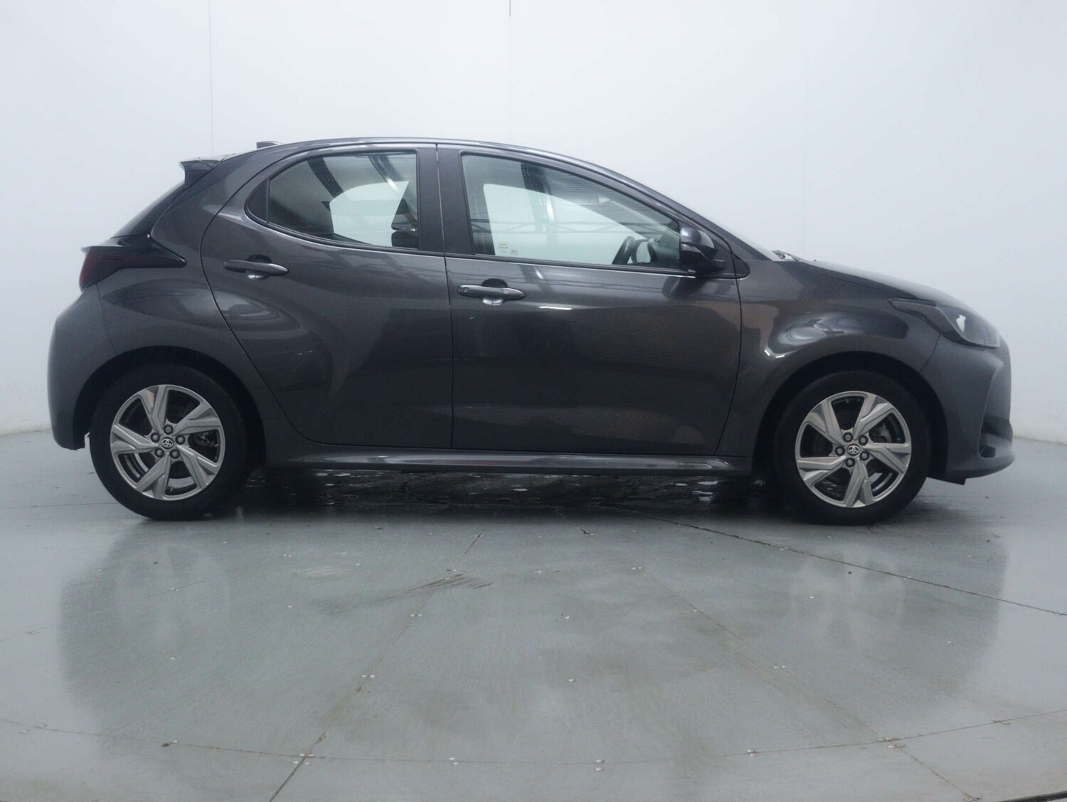 Used Toyota Yaris 2024 for sale - 77328607: Photo 12