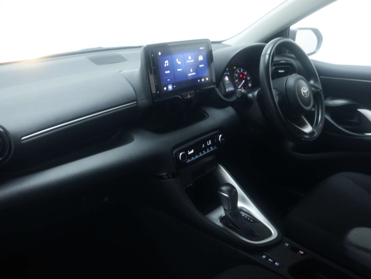 Used Toyota Yaris 2024 for sale - 77328607: Photo 39