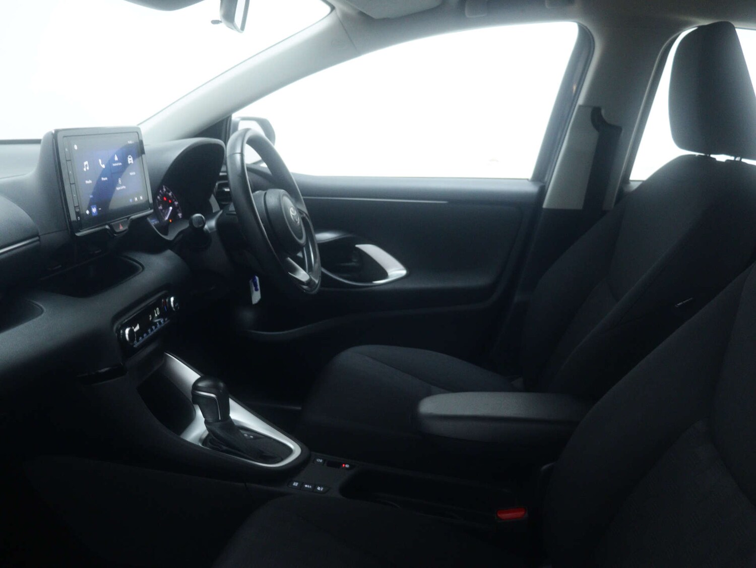 Used Toyota Yaris 2024 for sale - 77328607: Photo 40