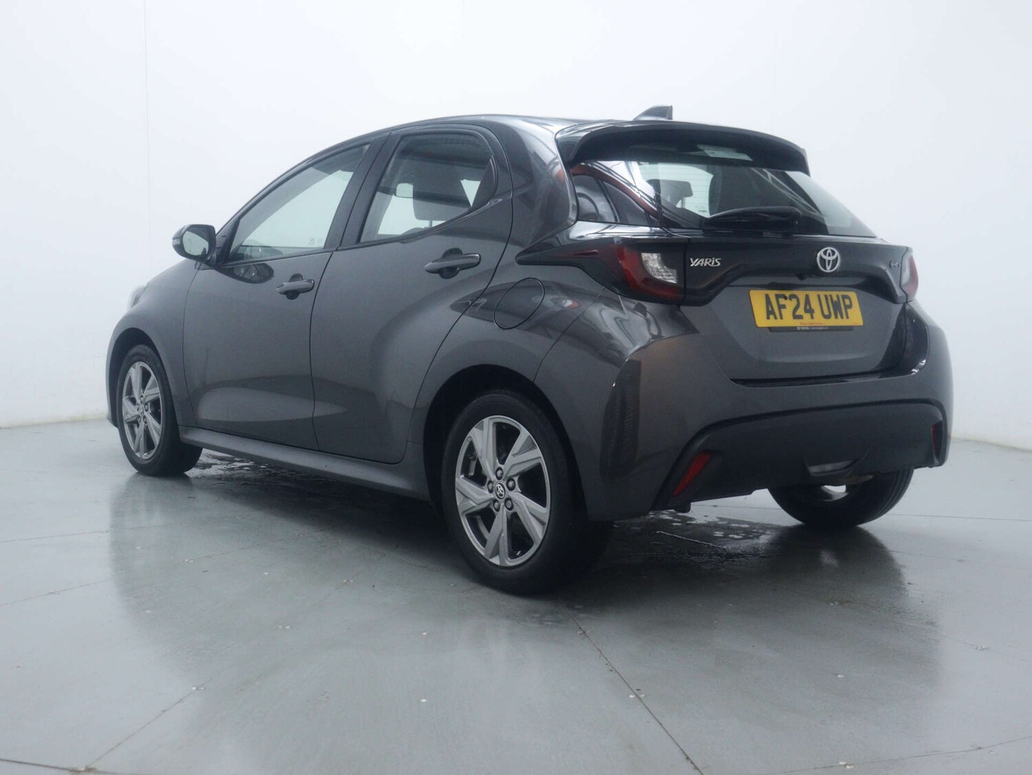 Used Toyota Yaris 2024 for sale - 77328607: Photo 9