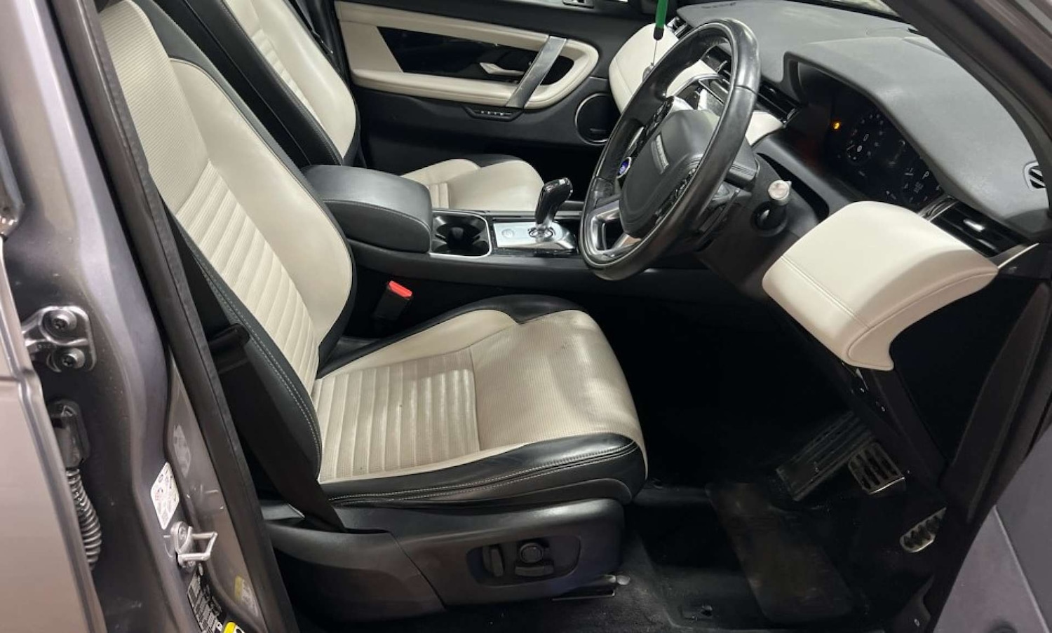 Used Land Rover Discovery Sport 2019 for sale - 77590550: Photo 5