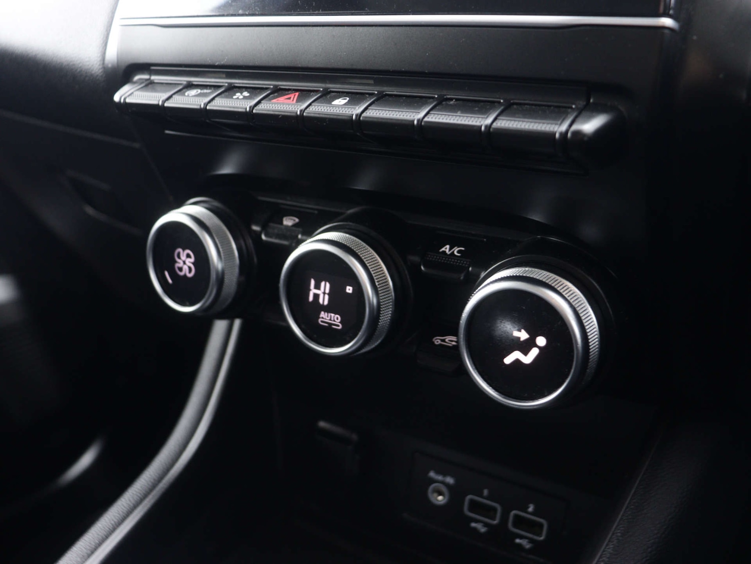 Used Renault Captur 2020 for sale - 76046407: Photo 25