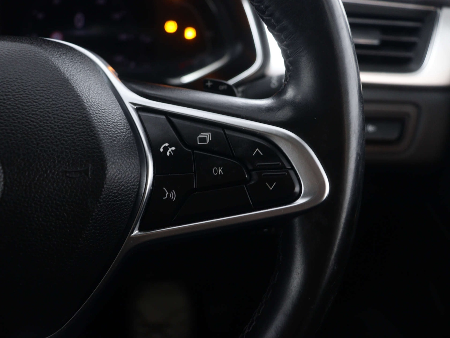 Used Renault Captur 2020 for sale - 76046407: Photo 30