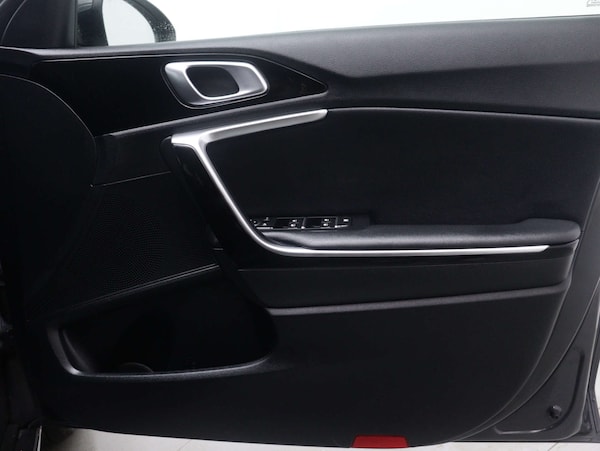 Used Kia XCeed 2023 for sale - 76274226: Photo 46