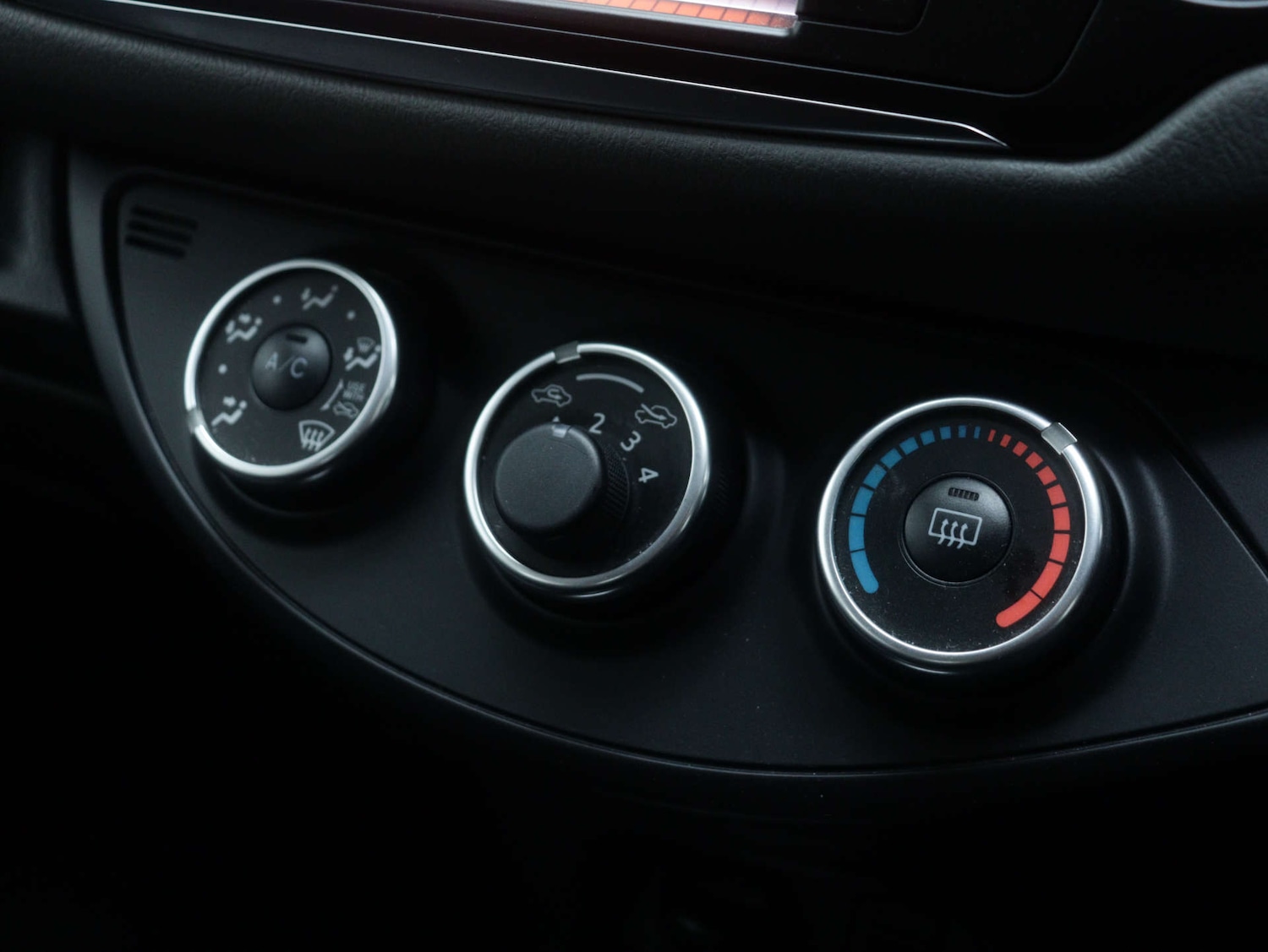 Used Toyota Yaris 2015 for sale - 76980059: Photo 26