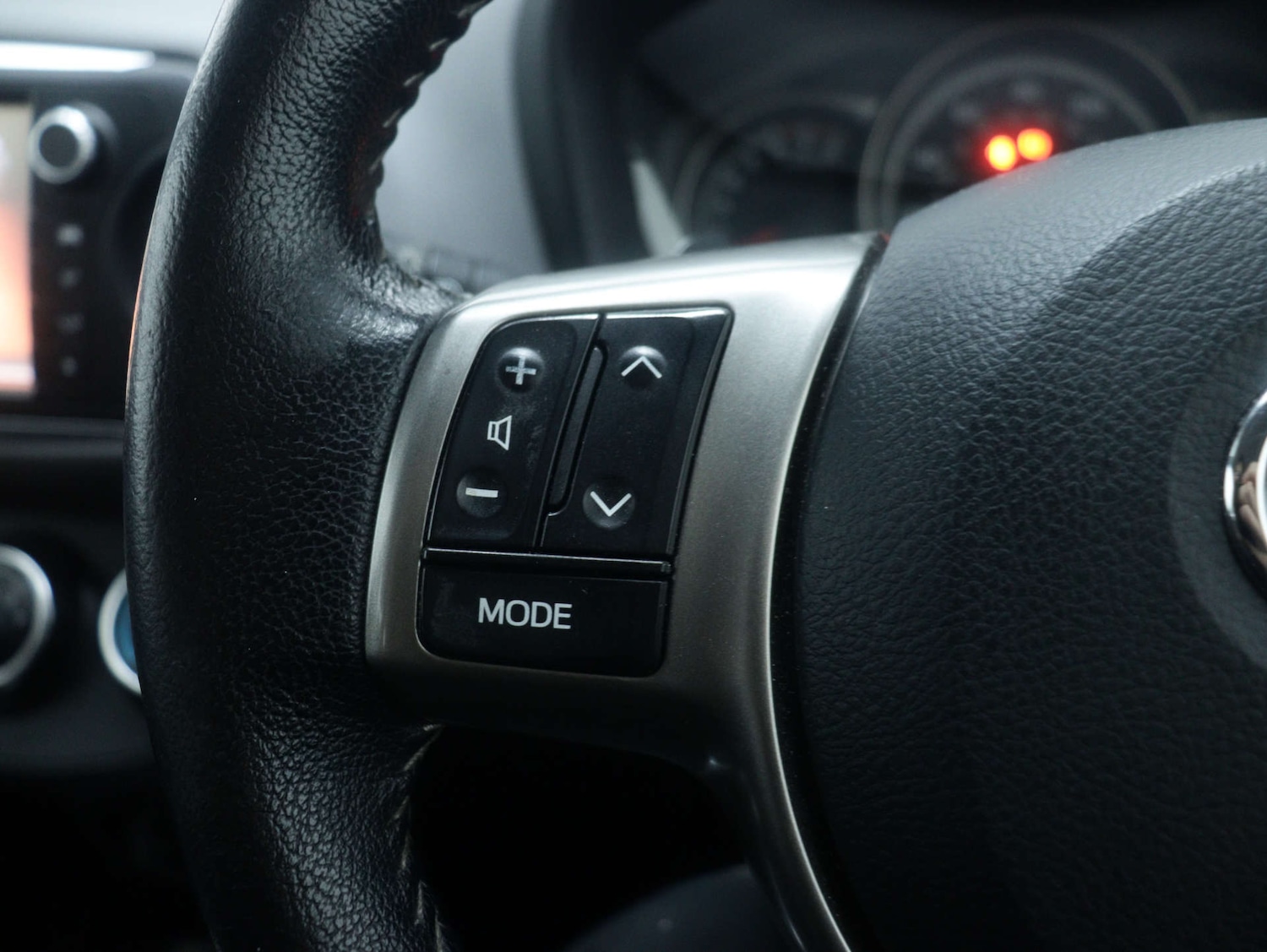 Used Toyota Yaris 2015 for sale - 76980059: Photo 28