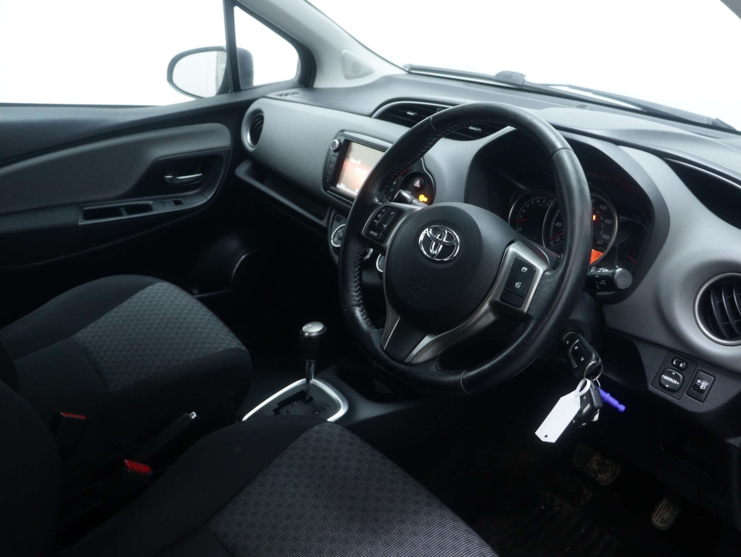 Used Toyota Yaris 2015 for sale - 76980059: Photo 33