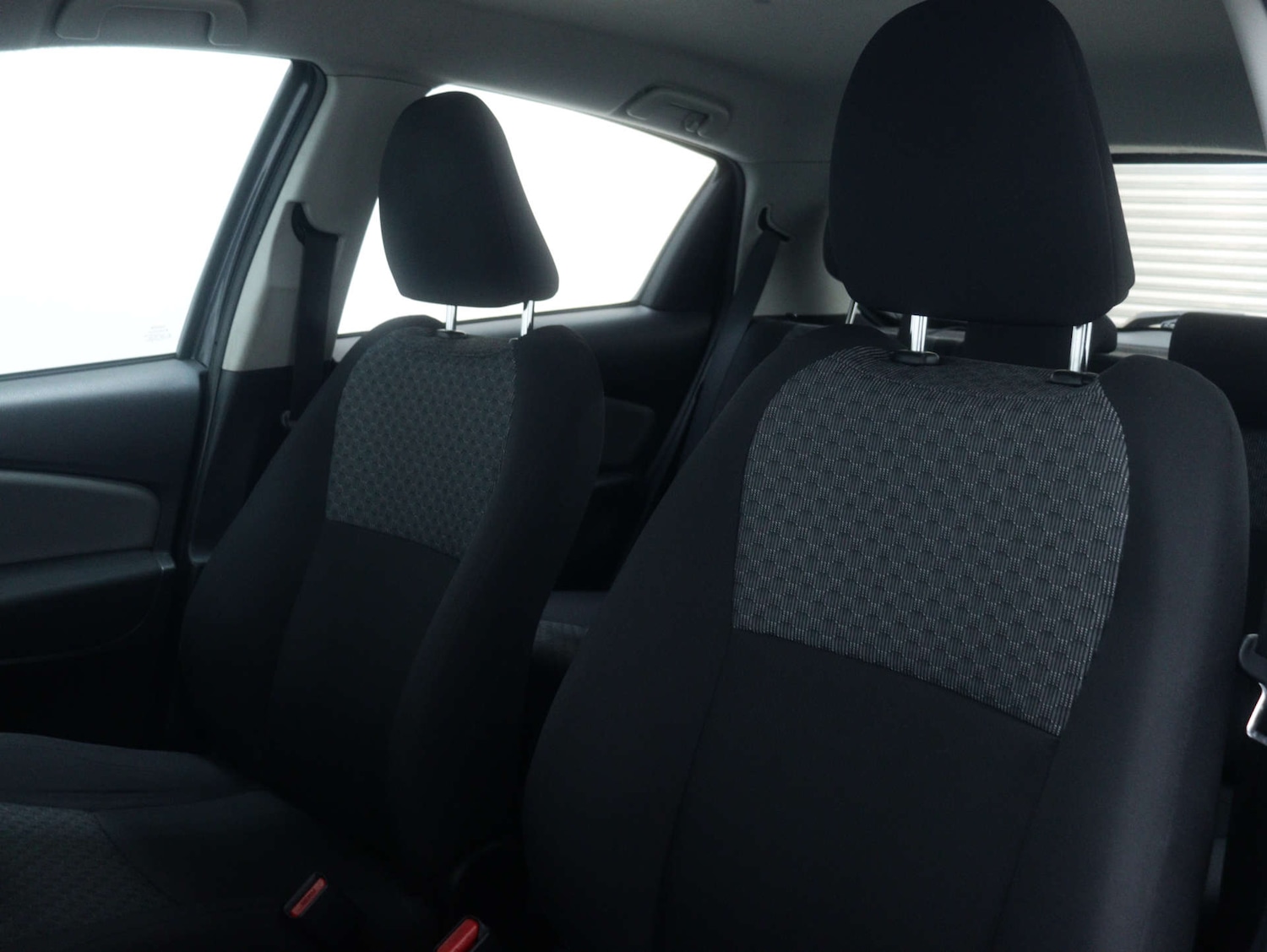 Used Toyota Yaris 2015 for sale - 76980059: Photo 38