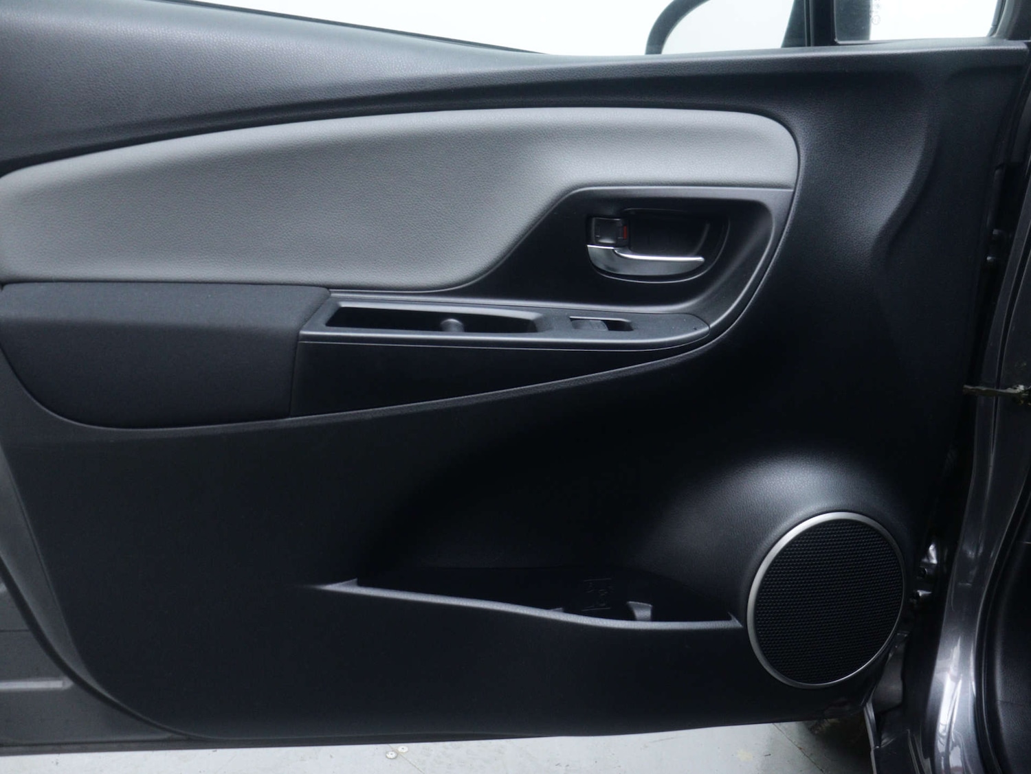 Used Toyota Yaris 2015 for sale - 76980059: Photo 39