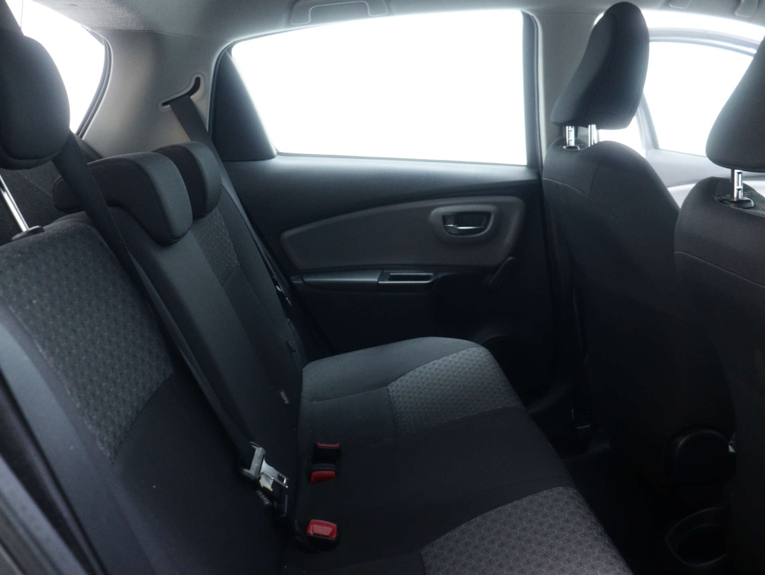 Used Toyota Yaris 2015 for sale - 76980059: Photo 41