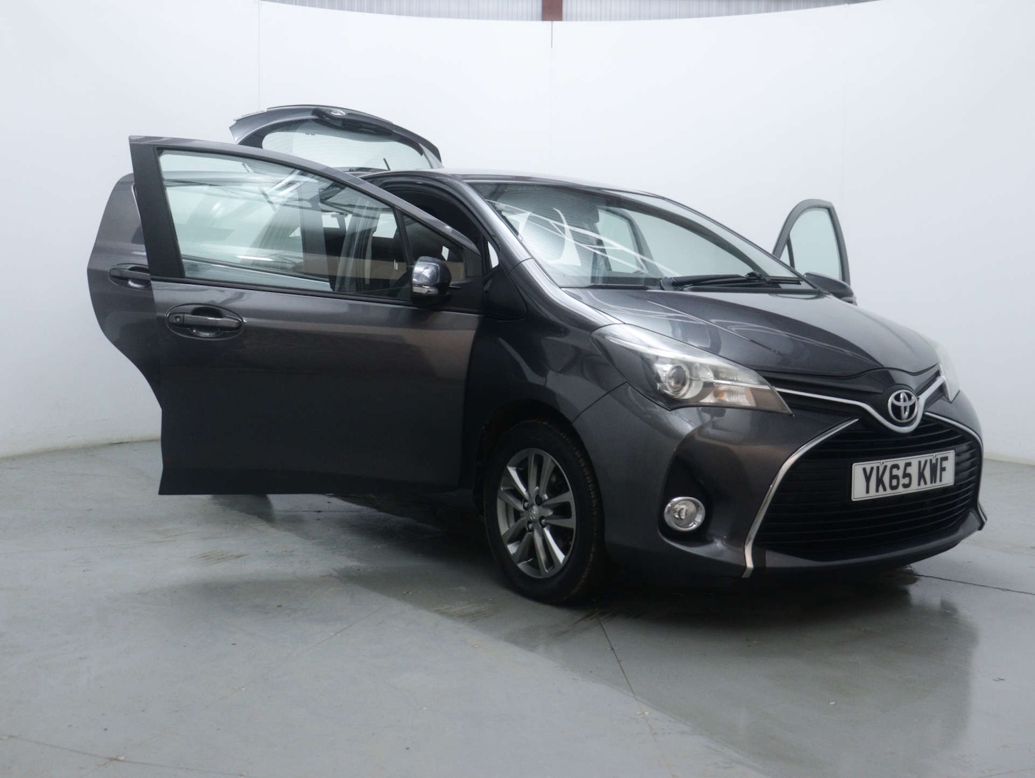 Used Toyota Yaris 2015 for sale - 76980059: Photo 43