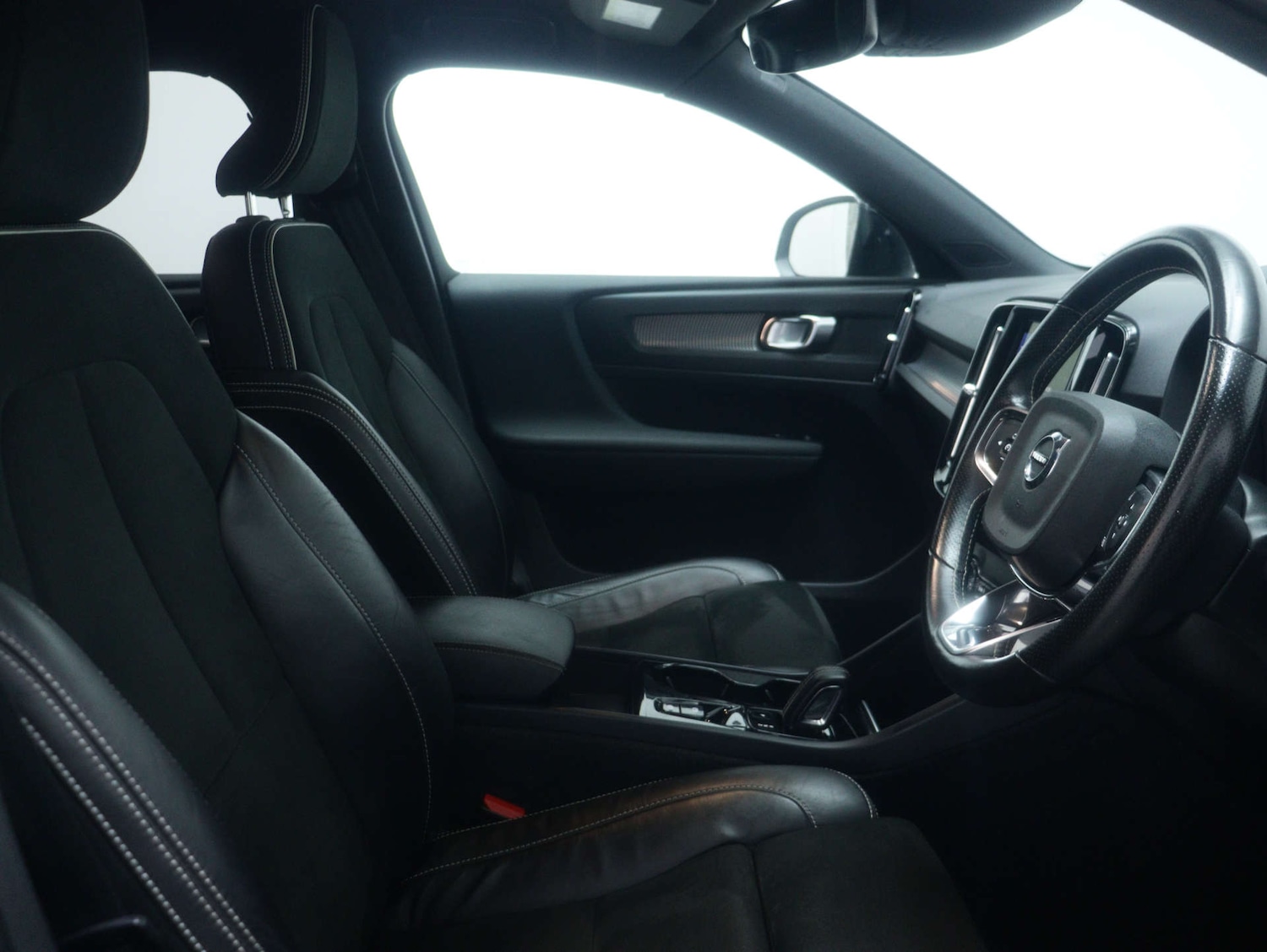 Used Volvo XC40 2021 for sale - 77417570: Photo 40