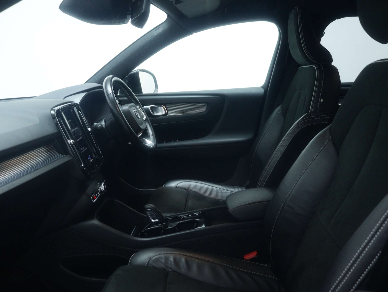 Used Volvo XC40 2021 for sale - 77417570: Photo 44