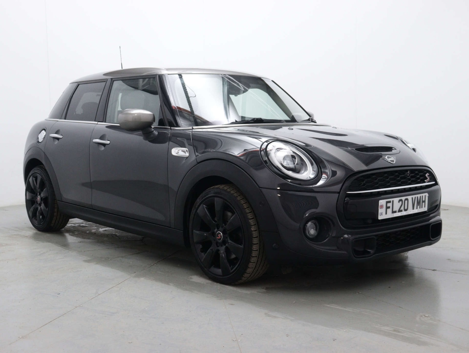 Used MINI Hatch 2020 for sale - 76352643: Photo 1