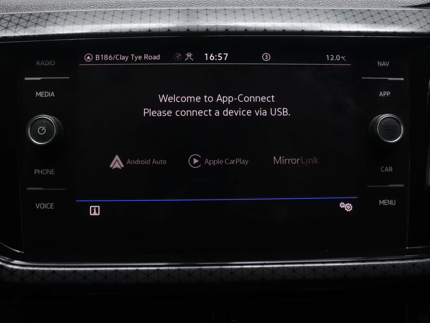 Used Volkswagen T-Cross 2022 for sale - 76231910: Photo 24