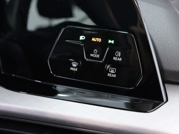 Used Volkswagen Golf 2024 for sale - 74010999: Photo 34