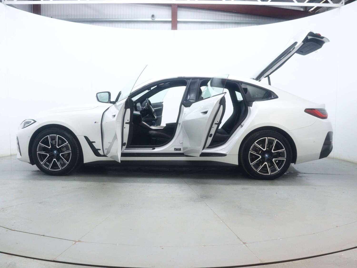 Used BMW i4 2023 for sale - 77590537: Photo 63