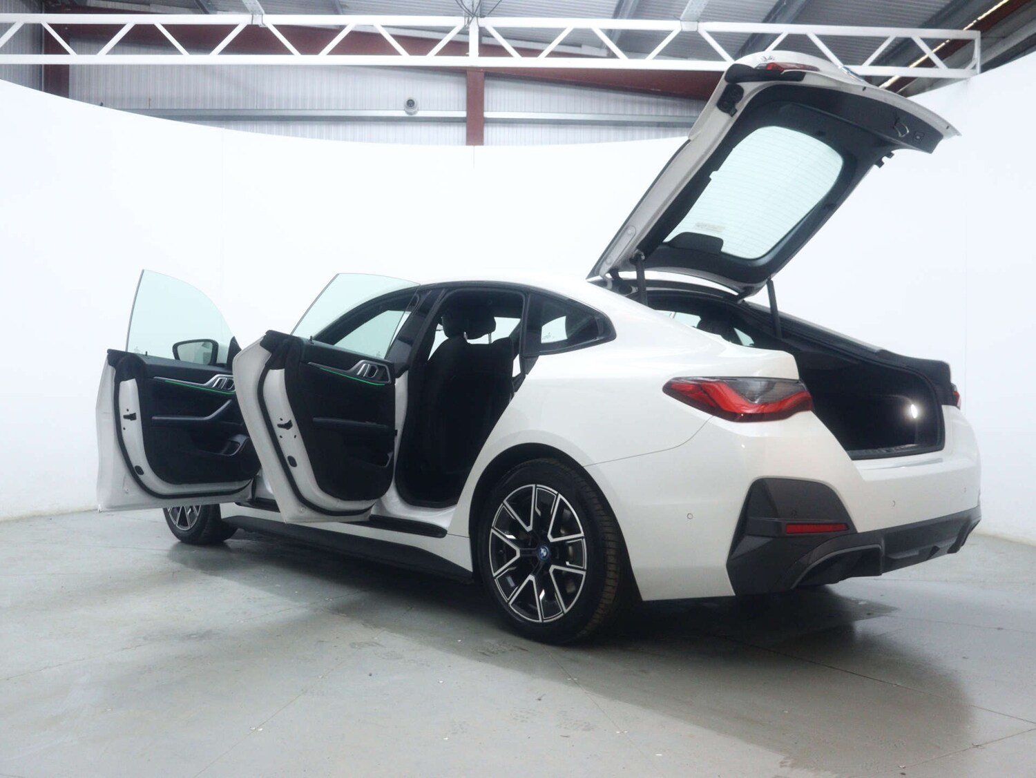 Used BMW i4 2023 for sale - 77590537: Photo 64