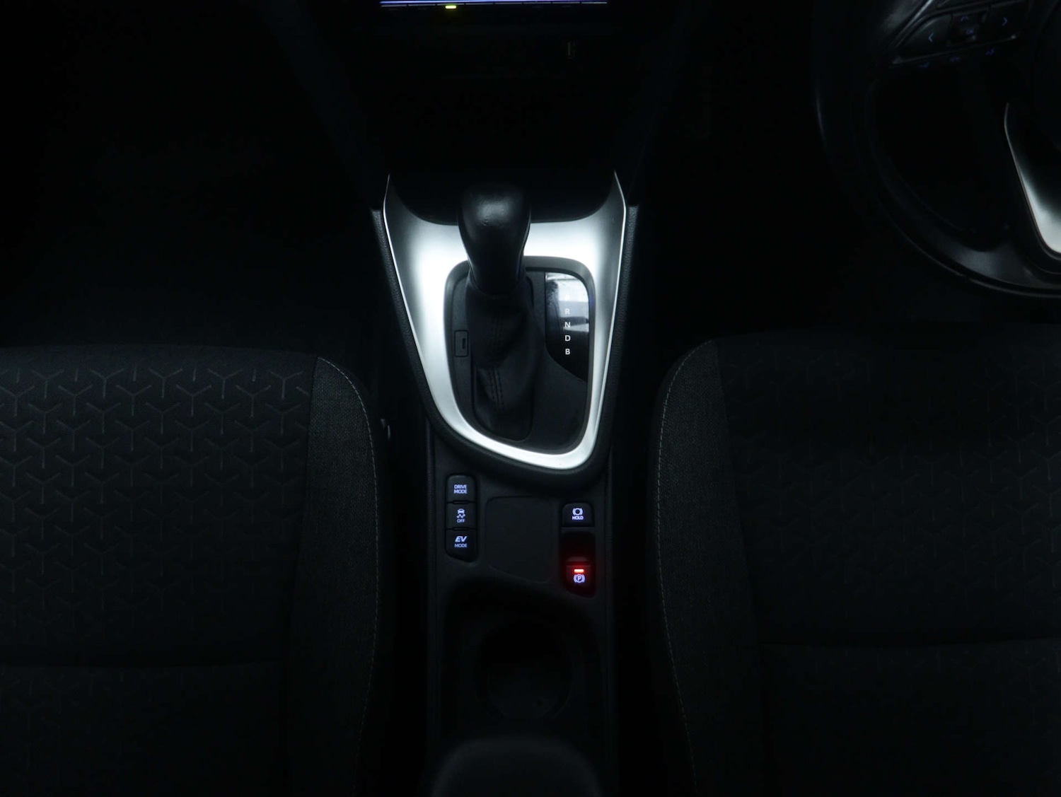 Used Toyota Yaris Cross 2024 for sale - 76894403: Photo 20