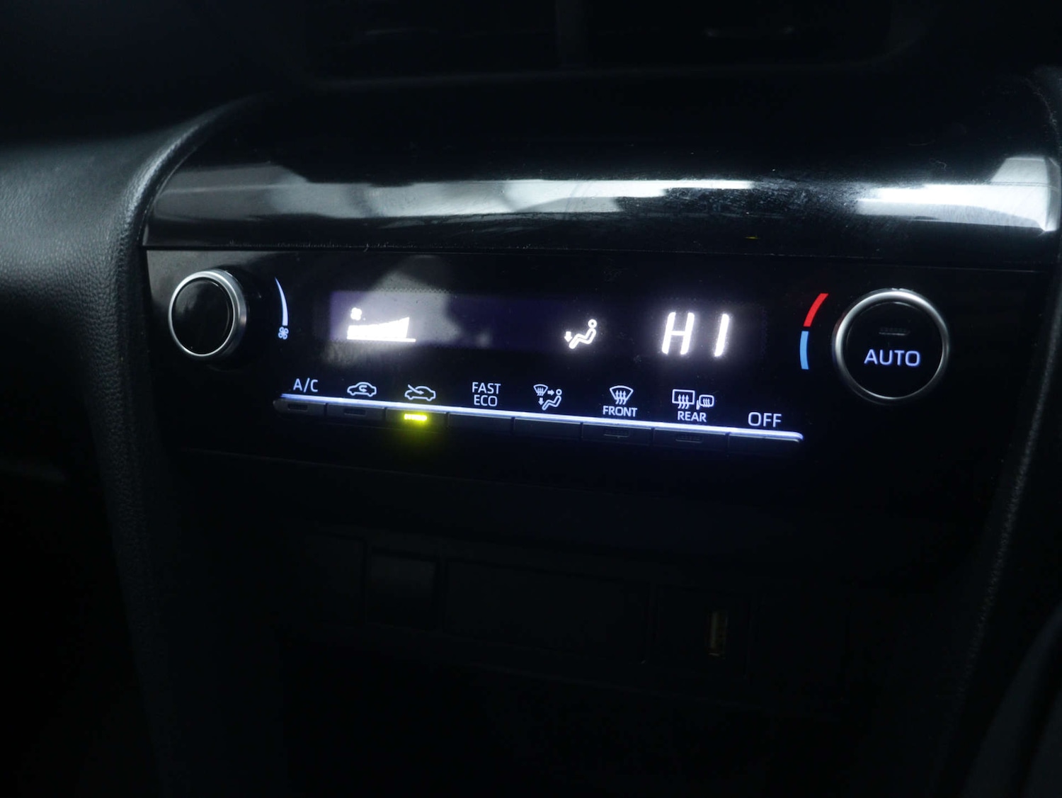 Used Toyota Yaris Cross 2024 for sale - 76894403: Photo 29