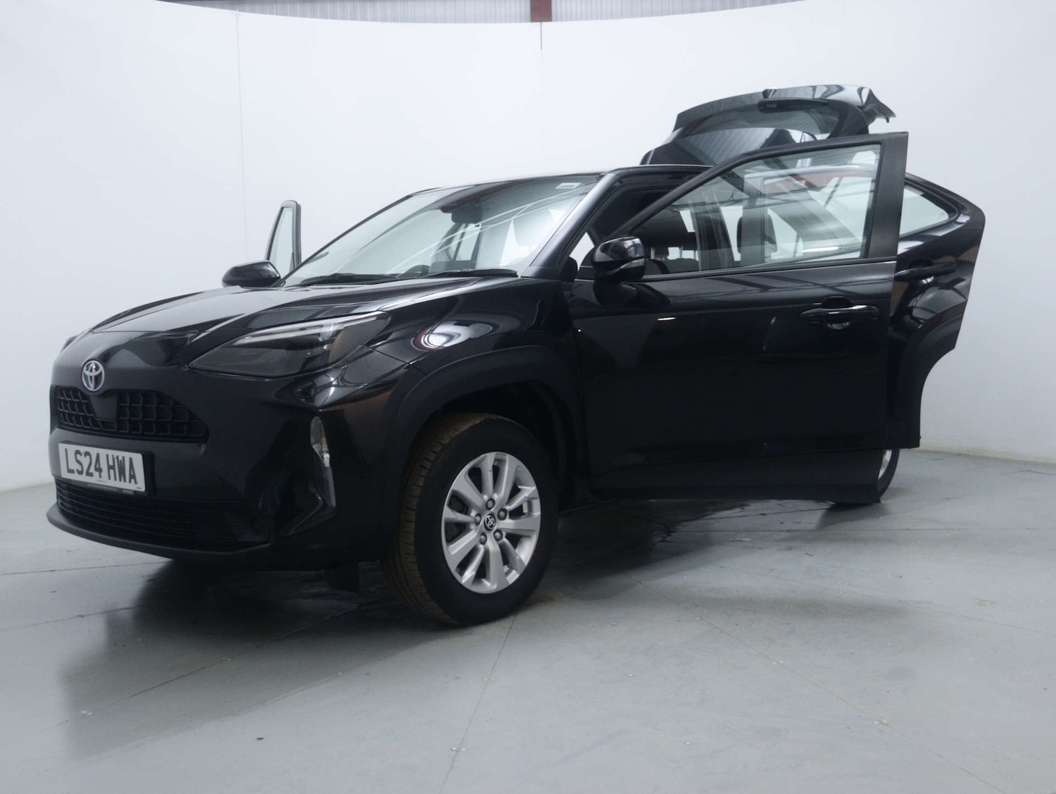 Used Toyota Yaris Cross 2024 for sale - 76894403: Photo 48